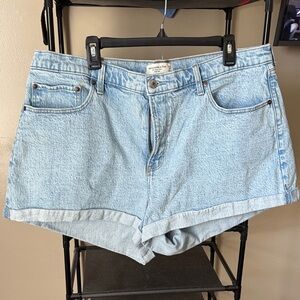 Abercrombie & Fitch Light Wash Denim Shorts - High-Rise Mom Shorts